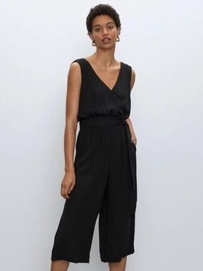 ARITZIA Babaton Maximillian Black Jumpsuit in Size (S)